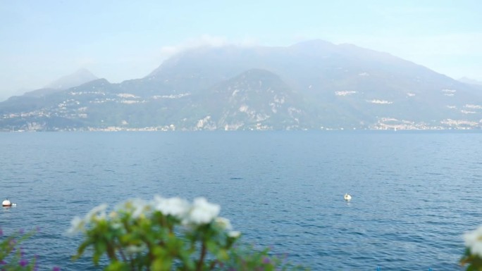 科莫湖，萨拉科马西纳钟楼从绿道小径。意大利、欧洲。