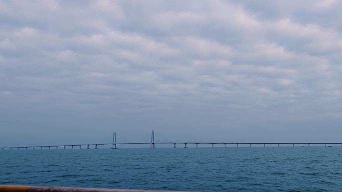 V1-0235海上游轮海面海水港珠澳大桥