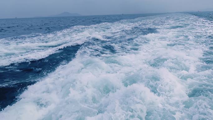 V1-0225海上游轮海面海水风光拖尾