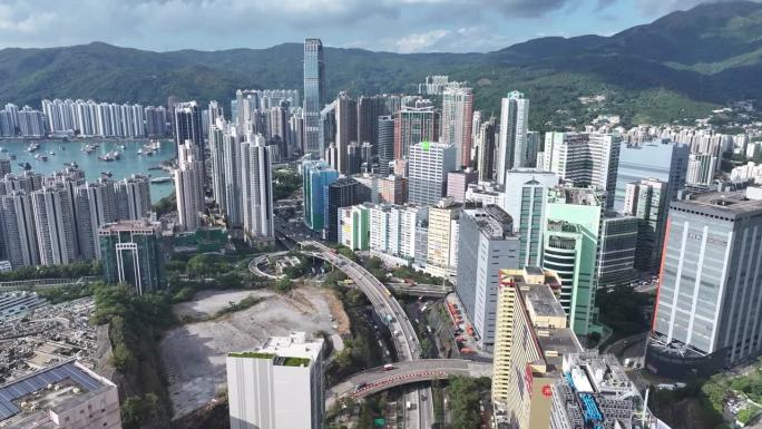 荃湾葵涌和青衣是一个商业和住宅的海滨卫星城，建在香港新界的一个海湾上，航拍无人机城市的天景