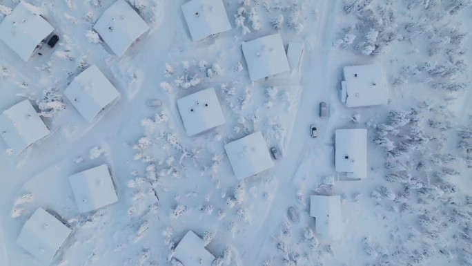 拉普兰的冬天，山林中的雪屋-鸟瞰，无人机拍摄
