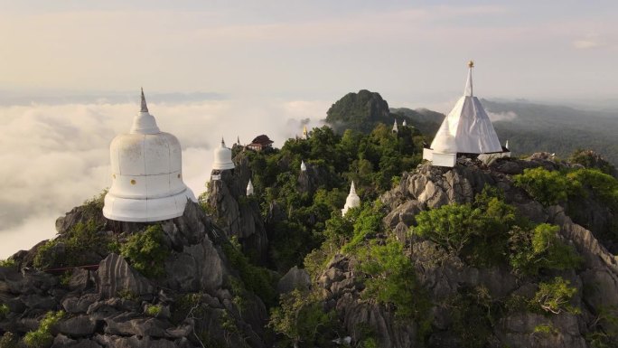 泰国南邦省的Wat Phra Bat Phu Pha Daeng