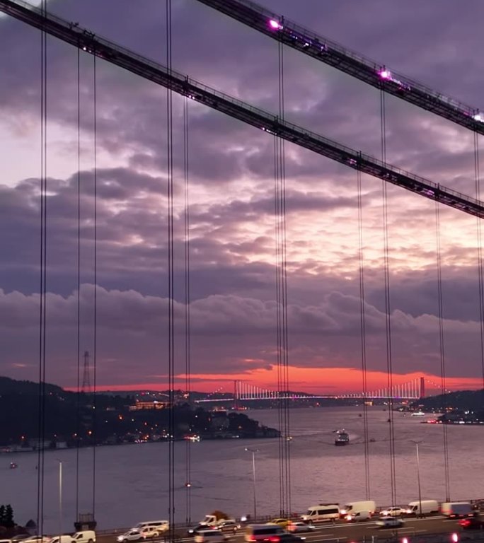 蓝色时刻标志性的法提赫苏丹穆罕默德大桥# istanbul - vibes #法提赫苏丹穆罕默德大桥