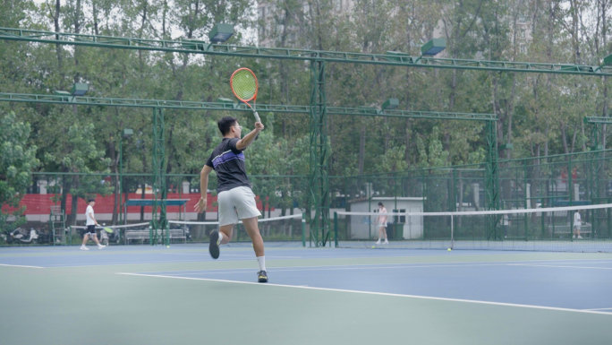中南民族大学 打网球