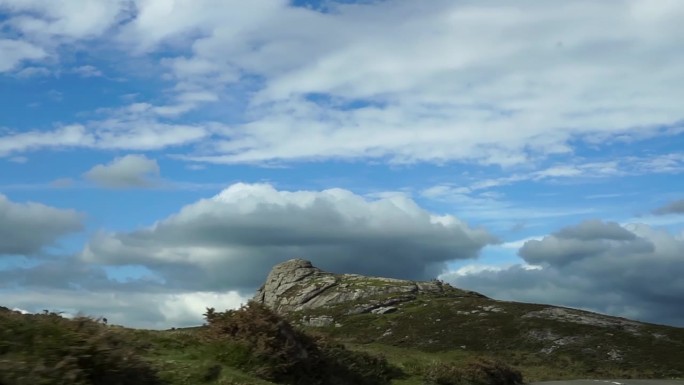 英国德文郡达特穆尔东部边缘的海托尔岩(Haytor Rocks)是达特穆尔的地标。