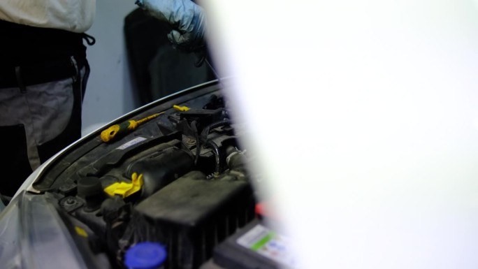 定期更换机油和滤清器是让你的车保持活力的方法