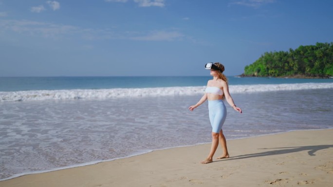 女人探索虚拟世界，在阳光明媚的海滩上戴上VR头显，体验身临其境的热带环境，与观众看不到的数字元素互动