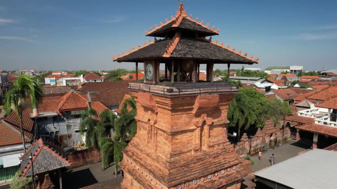 捻角羚,印度尼西亚。2022年8月22日。梅纳拉库德斯清真寺是苏南库德斯Wali Songo的历史建