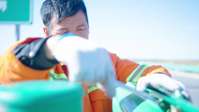 道路养护中心维修安装护栏慢动作