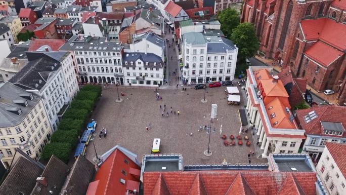 德国北部施维林市场广场鸟瞰图