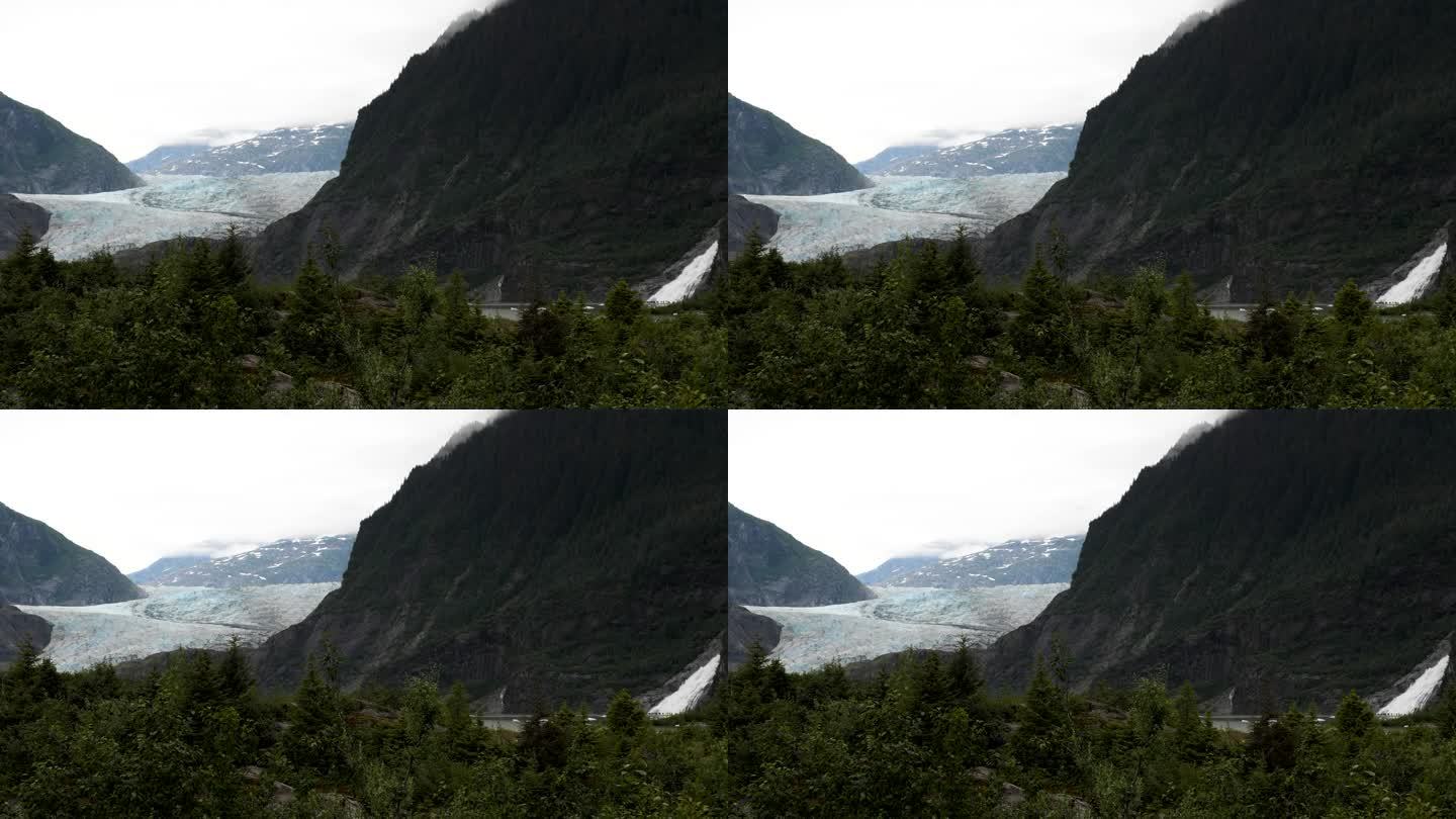 阿拉斯加，多云的一天，门登霍尔冰川和纳格特瀑布。