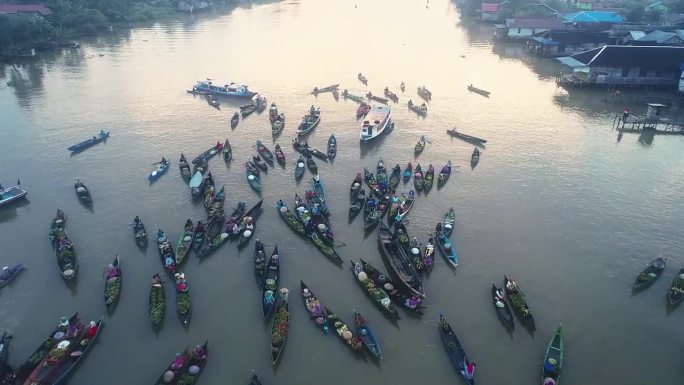 印尼南加里曼丹，班加马辛，Muara Kuin的传统水上市场