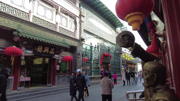 北京大栅栏小吃街前门步行街旅游一家人逛街