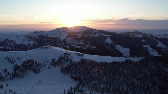 新疆可可托海滑雪场日落夕阳航拍