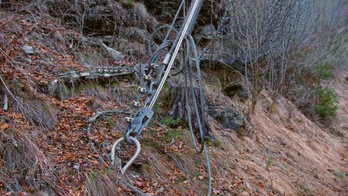 山、坡地锚固金属钢丝绳支护防滑落石安全网