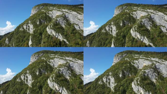 在欧洲，法国，阿尔卑斯山，伊泽尔，在夏天，在一个阳光明媚的日子里，一个巨大的岩石。