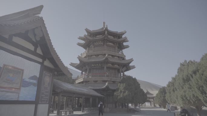 旅行敦煌旅游西北鸣沙山月牙泉冬季