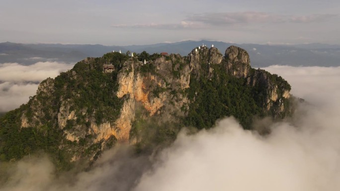 泰国南邦省的Wat Phra Bat Phu Pha Daeng