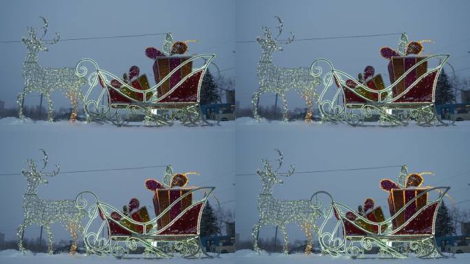新年圣诞闪闪发光的小鹿推车，用花环和灯泡做成的别具一格的圣诞树。闪闪发光，闪闪发光。一只鹿推着一辆装