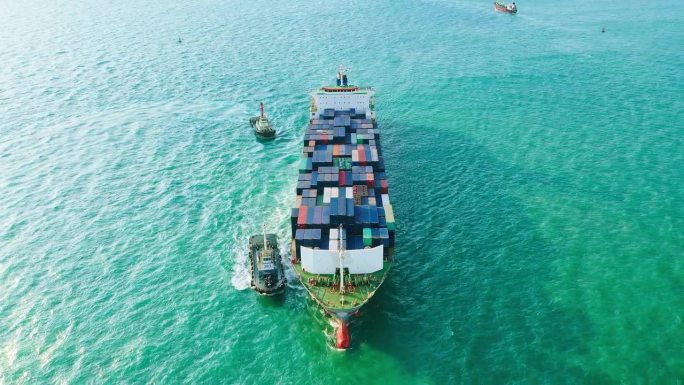 航空前视图集装箱货船全承运人集装箱运输海运业务的物流，进出口或货物运输。