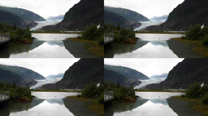 从阿拉斯加门登霍尔冰川游客中心拍摄的门登霍尔冰川和湖泊。