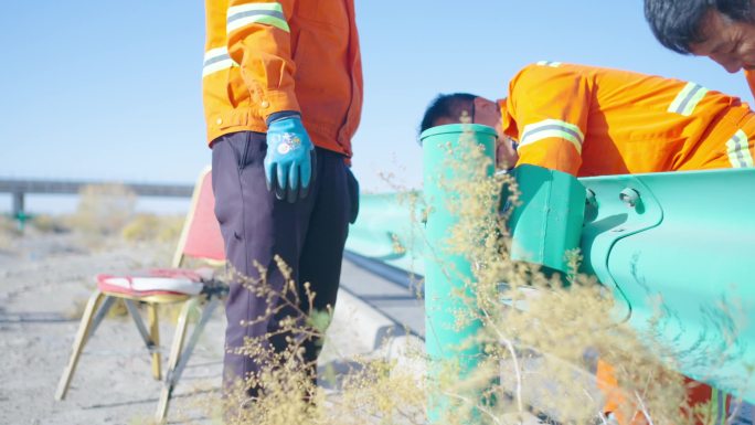 道路养护中心维修安装护栏