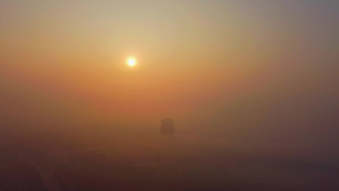 云雾中的汉中天汉塔日出航拍4k