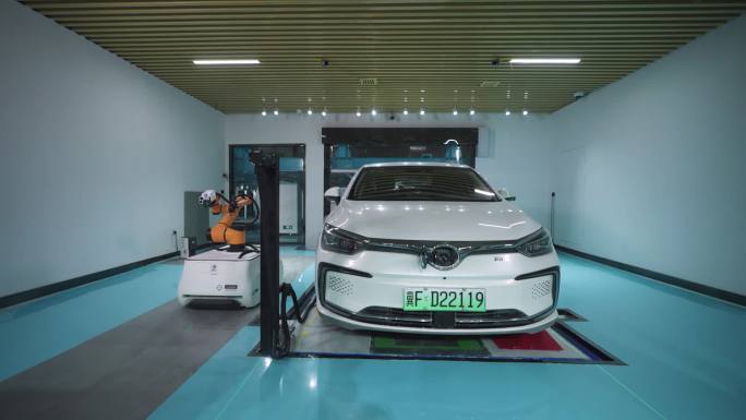 新能源汽车在地下自动充电站使用充电桩