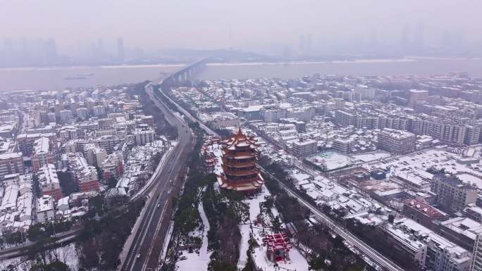 大雪下的武汉黄鹤楼