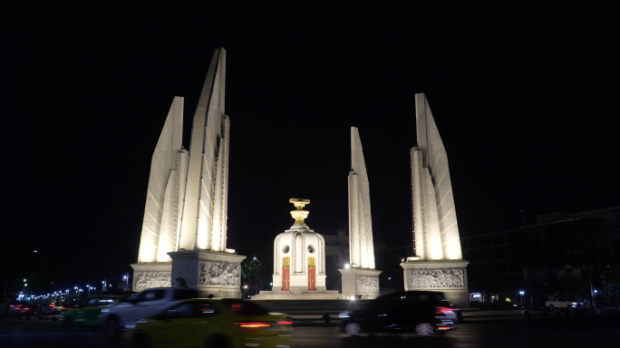 泰国曼谷民主纪念碑日与夜车流延时4k