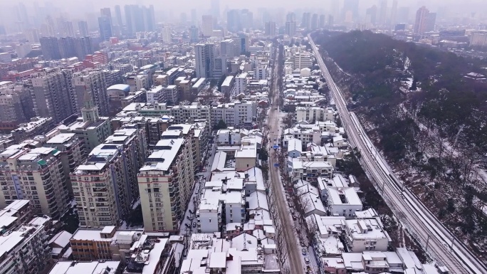 大雪下的武汉黄鹤楼