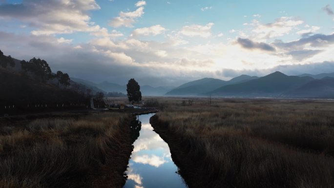 四川草海——云南泸沽湖晨雾