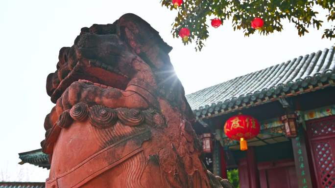 中国成都望江楼门口古朴意境石狮子在阳光下