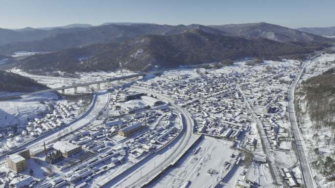 原创冬季横道河子铁轨空景雪景航拍