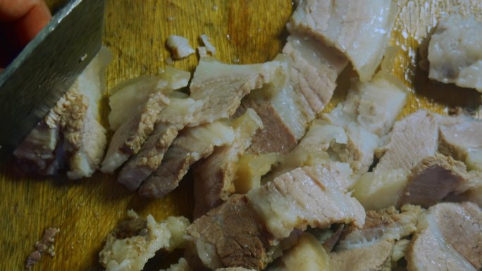 乡村美食土家猪肉手工切凉白肉
