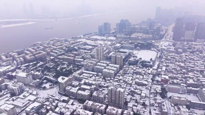 大雪下的武汉黄鹤楼