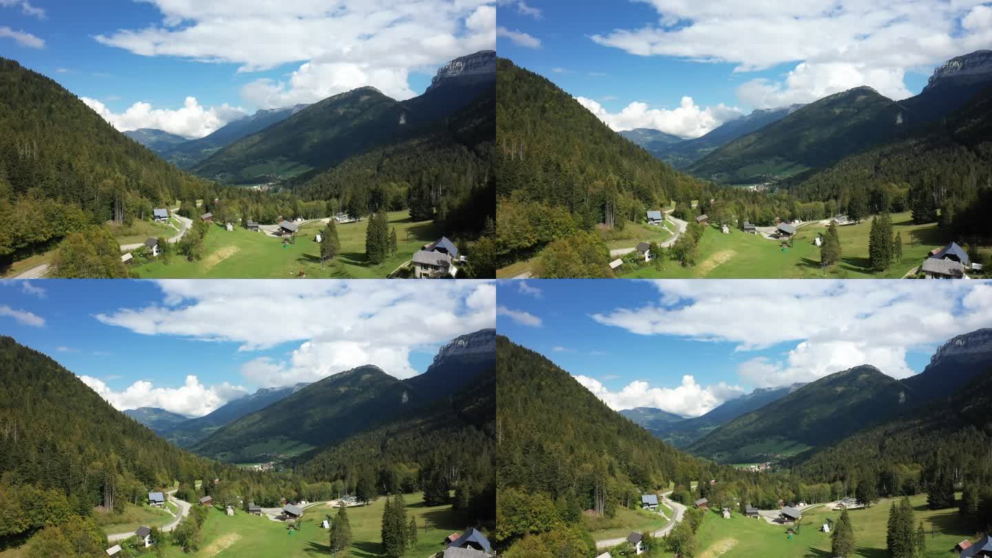 在欧洲，法国，阿尔卑斯山，伊泽尔，在夏天，在一个阳光明媚的日子里，一个绿色的山谷。