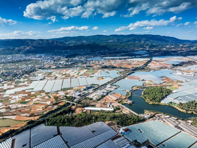 云南建水高原葡萄基地大棚高速公路延时摄影