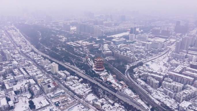 大雪下的武汉黄鹤楼