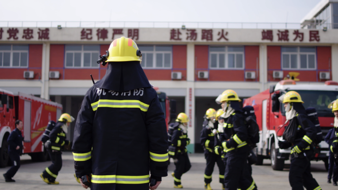 消防救援演练演习机场消防员应急演练火灾