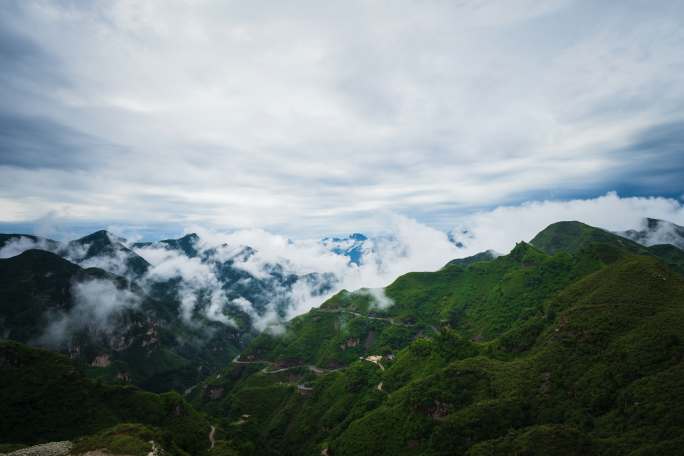 北京山区雨后云雾缭绕延时