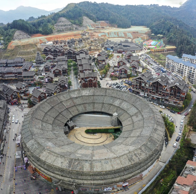 南方山区古老山水小县城三江大侗寨风光