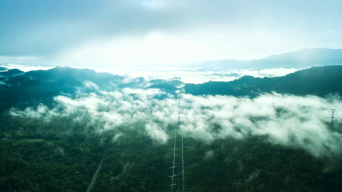 云雾春天自然输电塔风景