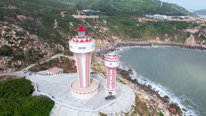 南澳岛三卤崖灯塔航标灯礁石海浪海景航拍