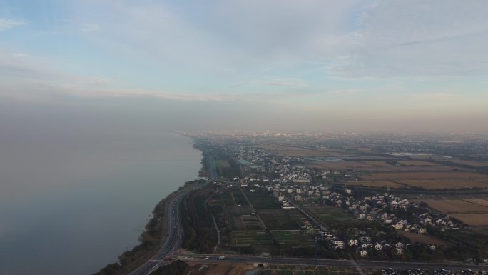 湖州义皋村沿太湖航拍风景接壤天际