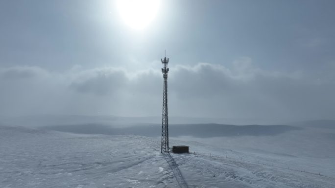 冬季草原通讯塔铁塔信号塔