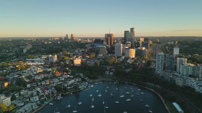 4K鸟瞰图实时拍摄薰衣草湾、悉尼Luna公园、Blues Point Reserve和Milsons