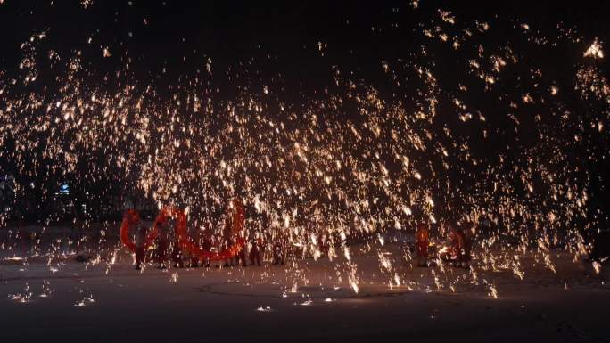 沈阳方特游乐园非遗打铁花表演