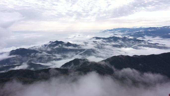 航拍庙王山云海