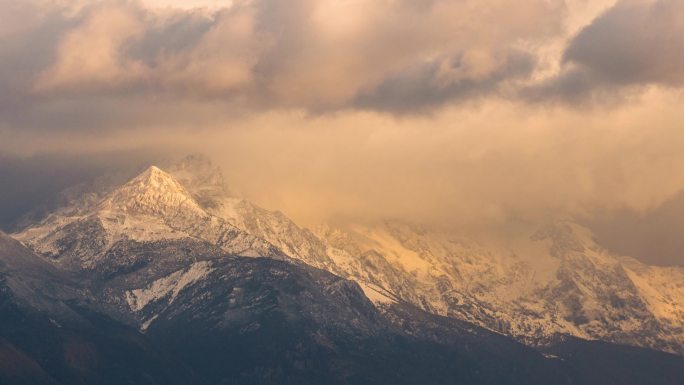 玉龙雪山日照金山7倍延时